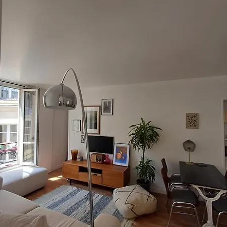 Central - Charming One Bedroom