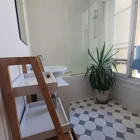 Apartamento Central - Charming One Bedroom *