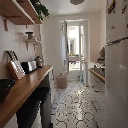 Central - Charming One Bedroom *