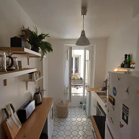 Central - Charming One Bedroom Apartment