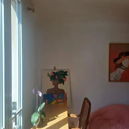 Apartment Central - Charming One Bedroom *