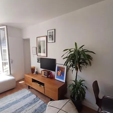 Apartment Central - Charming One Bedroom